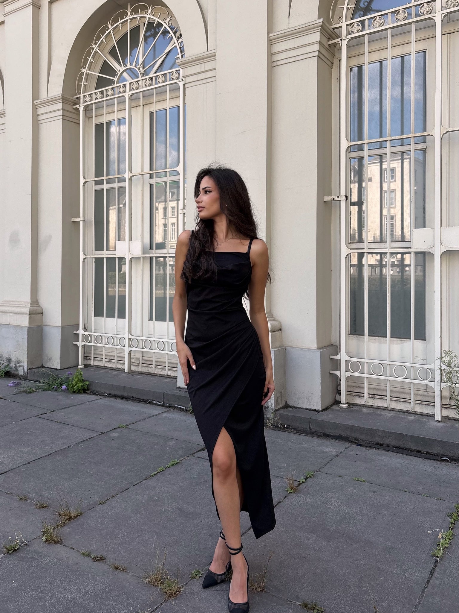 Robe silhouette noire Image 1