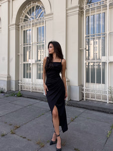 Robe silhouette noire Thumbnail 1