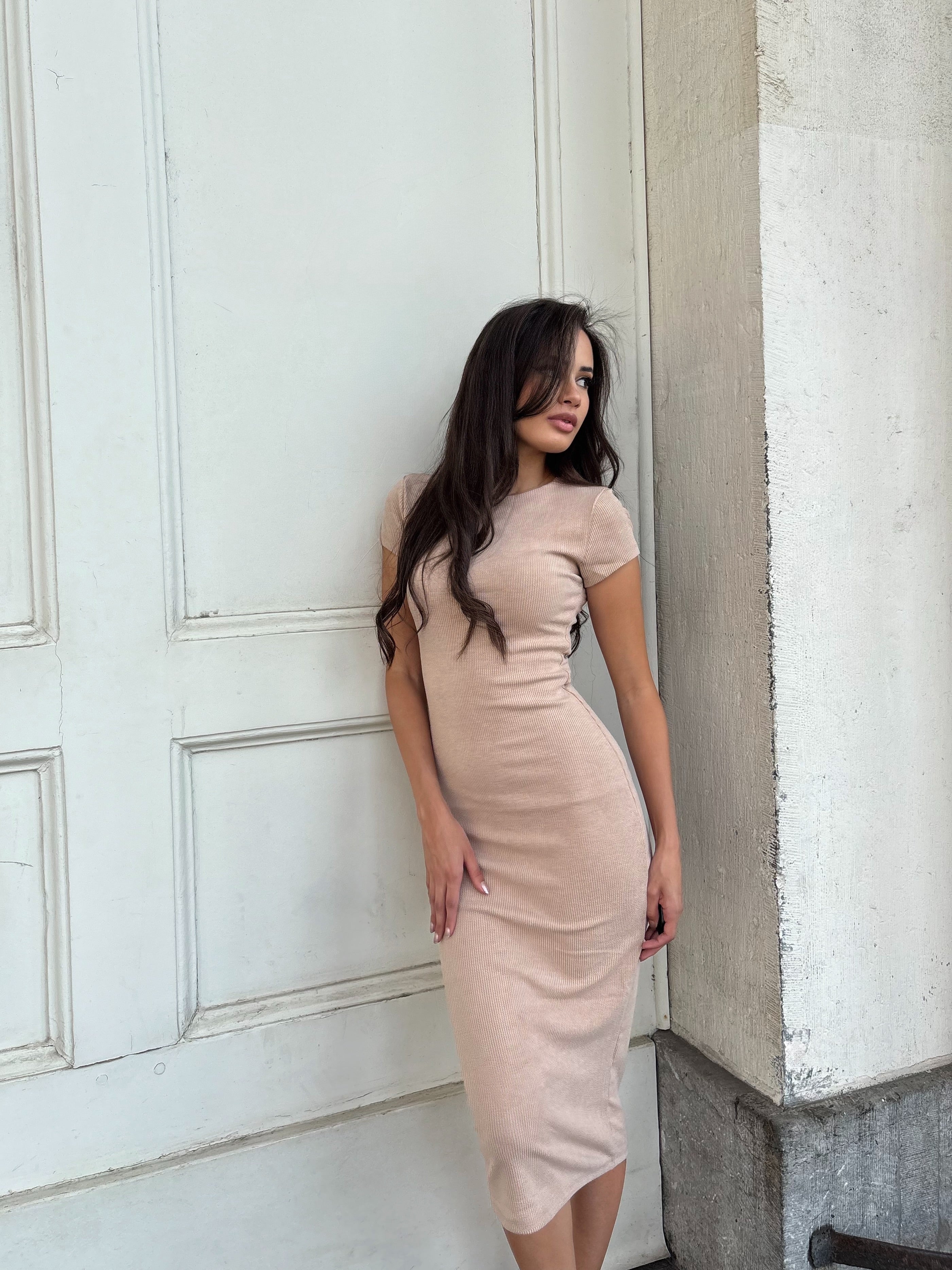 robe élégance nude